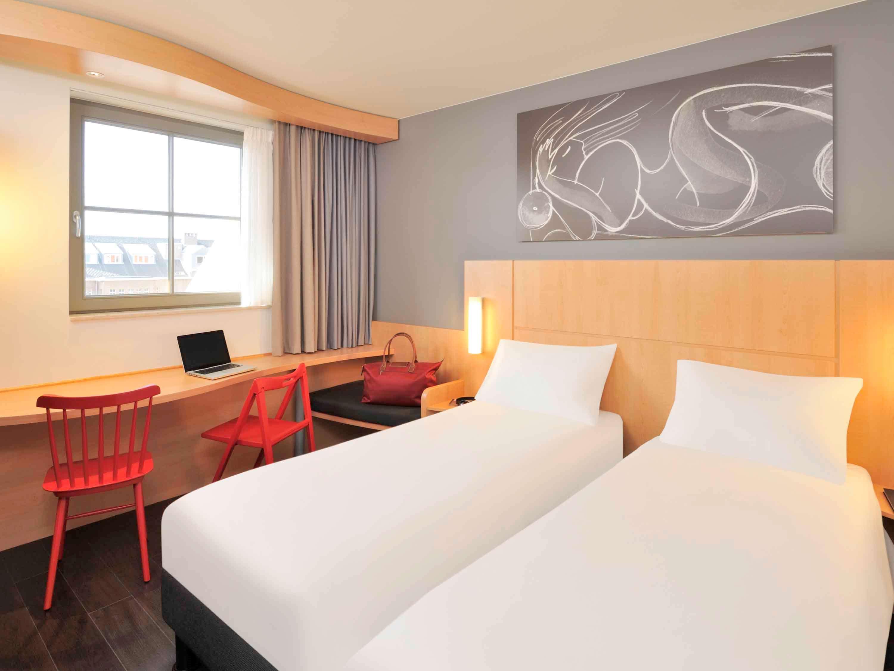 Ibis De Panne Hotel Exterior photo