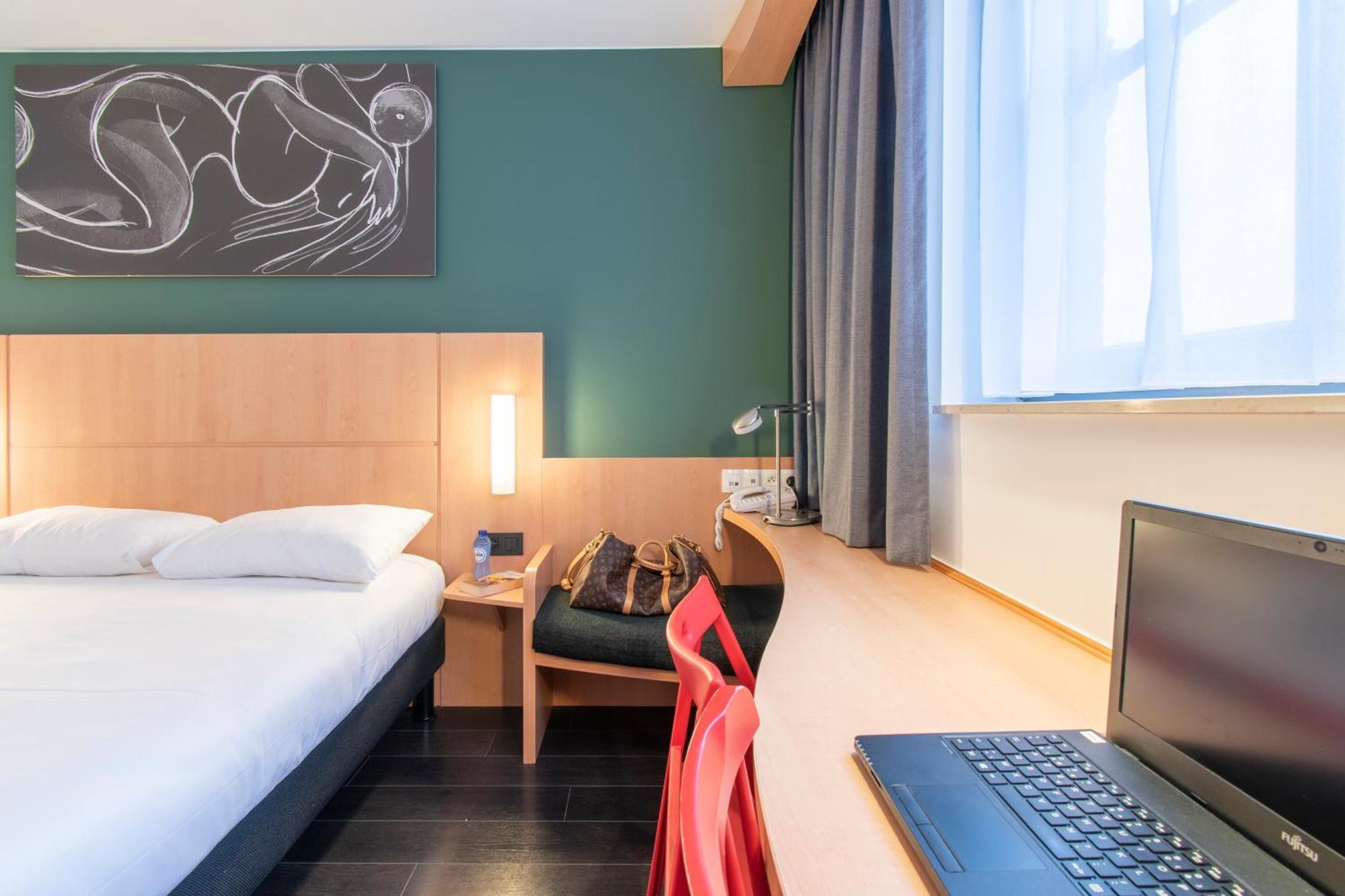 Ibis De Panne Hotel Exterior photo
